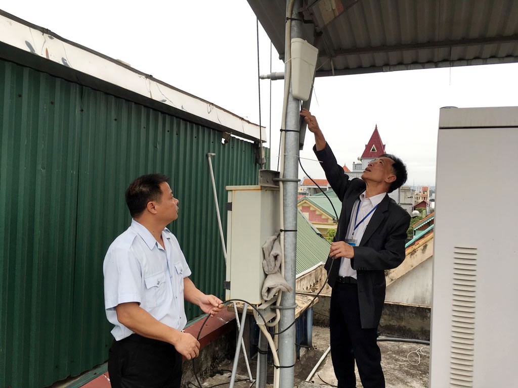 Trung tâm tần số vô tuyến điện khu vực V Đoàn kiểm tra nhiễu tần số vô tuyến điện tại Số nhà 10, phố 5/8, phường Ka Long, TP Móng Cái