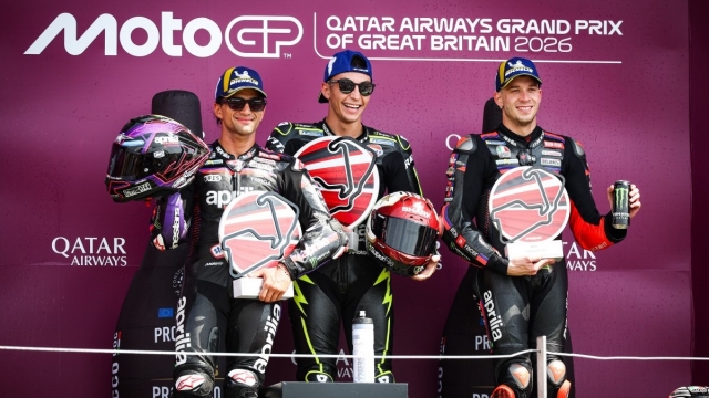 Aprilia độc chiếm mọi bảng xếp hạng của giải đua Grand Prix