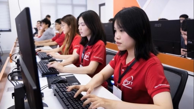Đề xuất bổ sung Tin học vào tổ hợp xét học bổng công nghệ chiến lược
