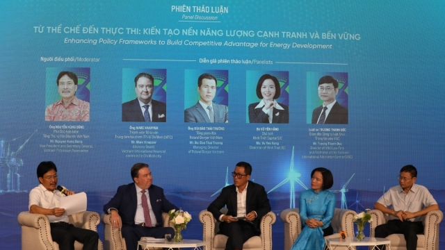 Hoàn thiện thể chế, thúc đẩy ngành năng lượng phát triển