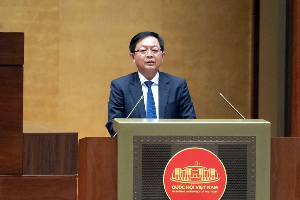 Phó Thủ tướng Chính phủ Hồ Quốc Dũng giải trình ý kiến ​​của các đại biểu