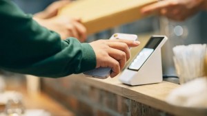 Ưu và nhược điểm khi dùng ví điện tử trên điện thoại