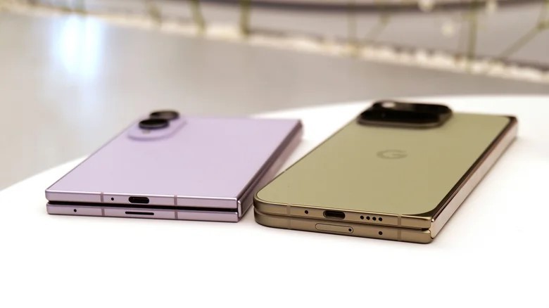 Trên tay Pixel 11 Pro Fold: Google giậm chân tại chỗ trước Samsung