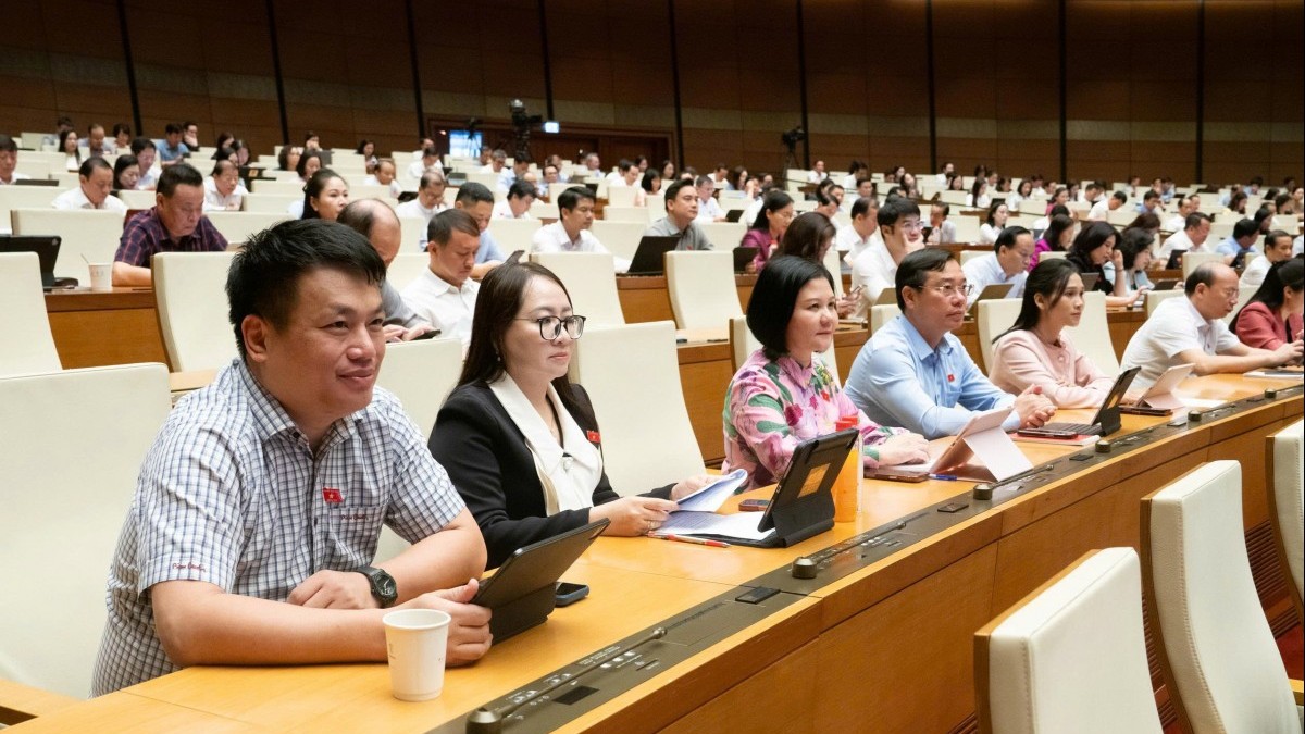 Tiếp tục hoàn thiện hành lang pháp lý, tháo gỡ điểm nghẽn, tạo dư địa phát triển hạ tầng số và công nghệ