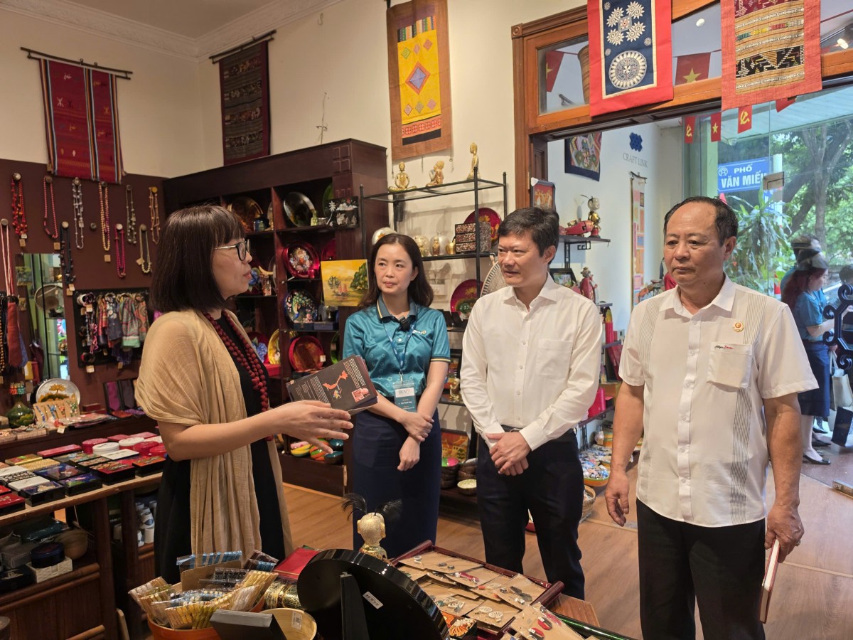 Phường Văn Miếu - Quốc Tử Giám ra mắt các tuyến phố kinh doanh không dùng tiền mặt