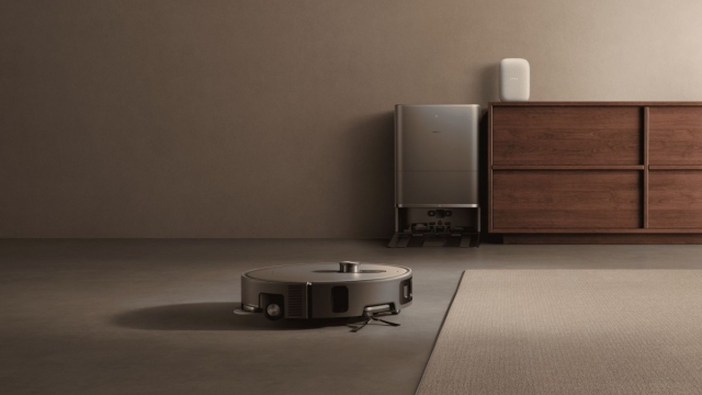 Robot hút bụi lau sàn 36 triệu đồng của Xiaomi có gì?