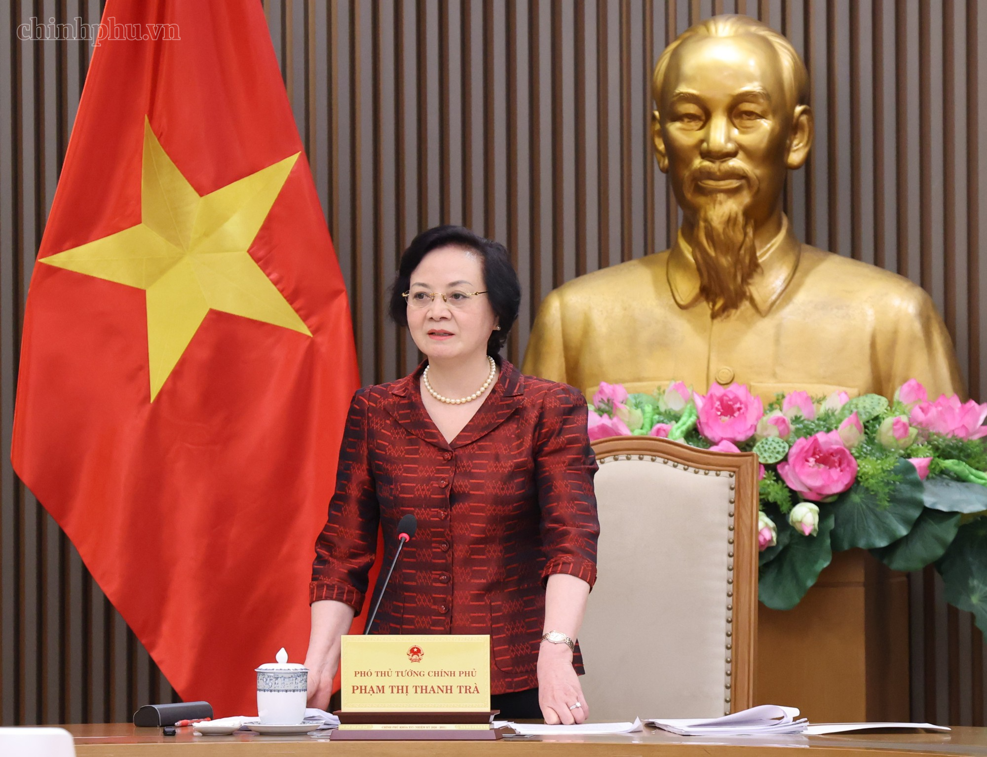 Thúc đẩy hệ sinh thái 'kinh tế bạc', bảo vệ người cao tuổi trên không gian mạng- Ảnh 1.