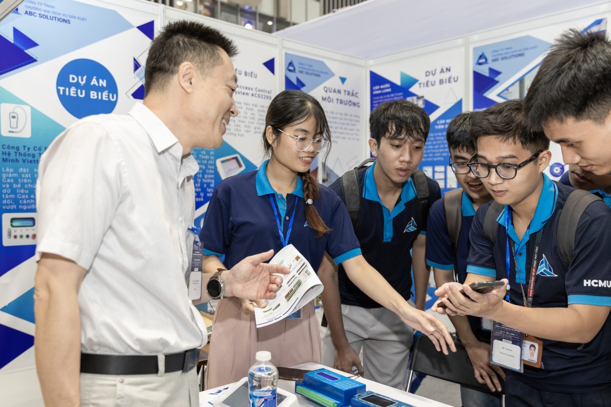 HI-TECH Vietnam 2026 - Điểm hẹn của hệ sinh thái công nghệ trong kỷ nguyên số HI-TECH Vietnam 2026 - Điểm hẹn của hệ sinh thái công nghệ trong kỷ nguyên số