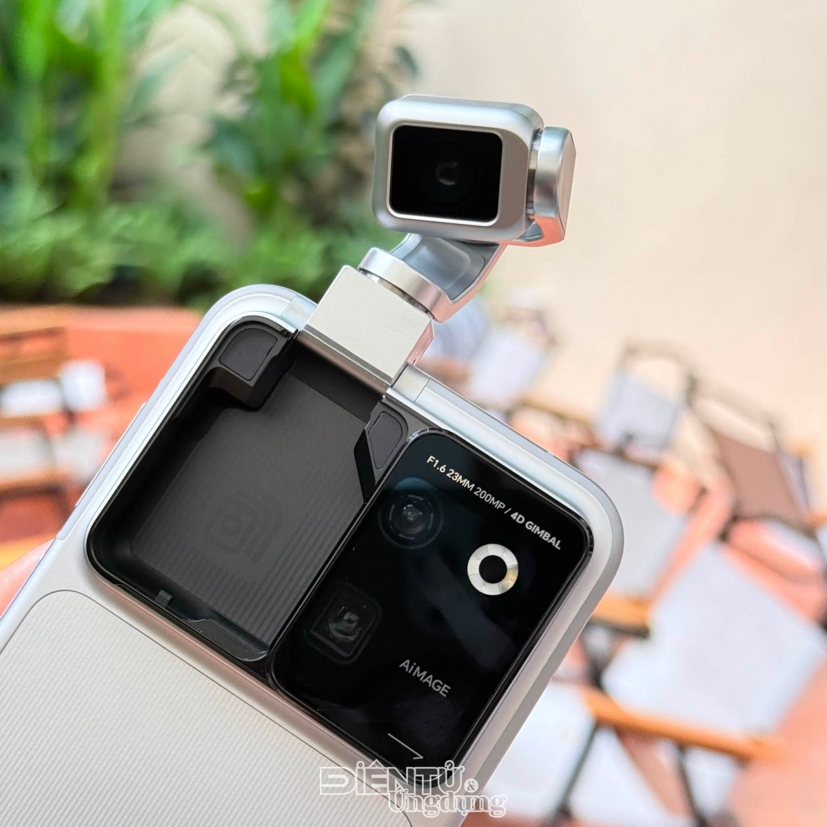 Cận cảnh HONOR Robot Phone, chiếc smartphone hot nhất tuần qua Cận cảnh HONOR Robot Phone, chiếc smartphone hot nhất tuần qua