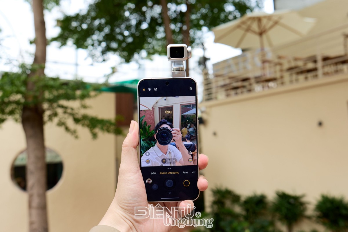 Cận cảnh HONOR Robot Phone, chiếc smartphone hot nhất tuần qua Cận cảnh HONOR Robot Phone, chiếc smartphone hot nhất tuần qua