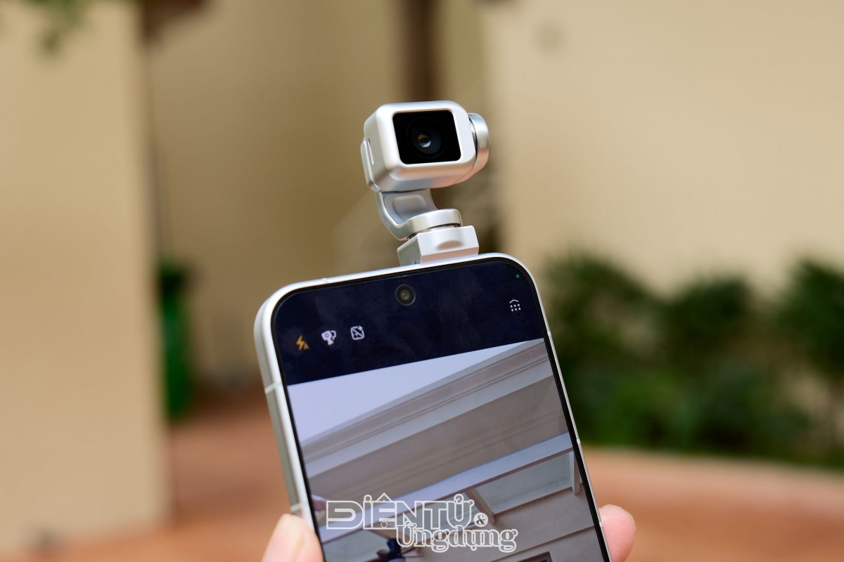 Cận cảnh HONOR Robot Phone, chiếc smartphone hot nhất tuần qua Cận cảnh HONOR Robot Phone, chiếc smartphone hot nhất tuần qua