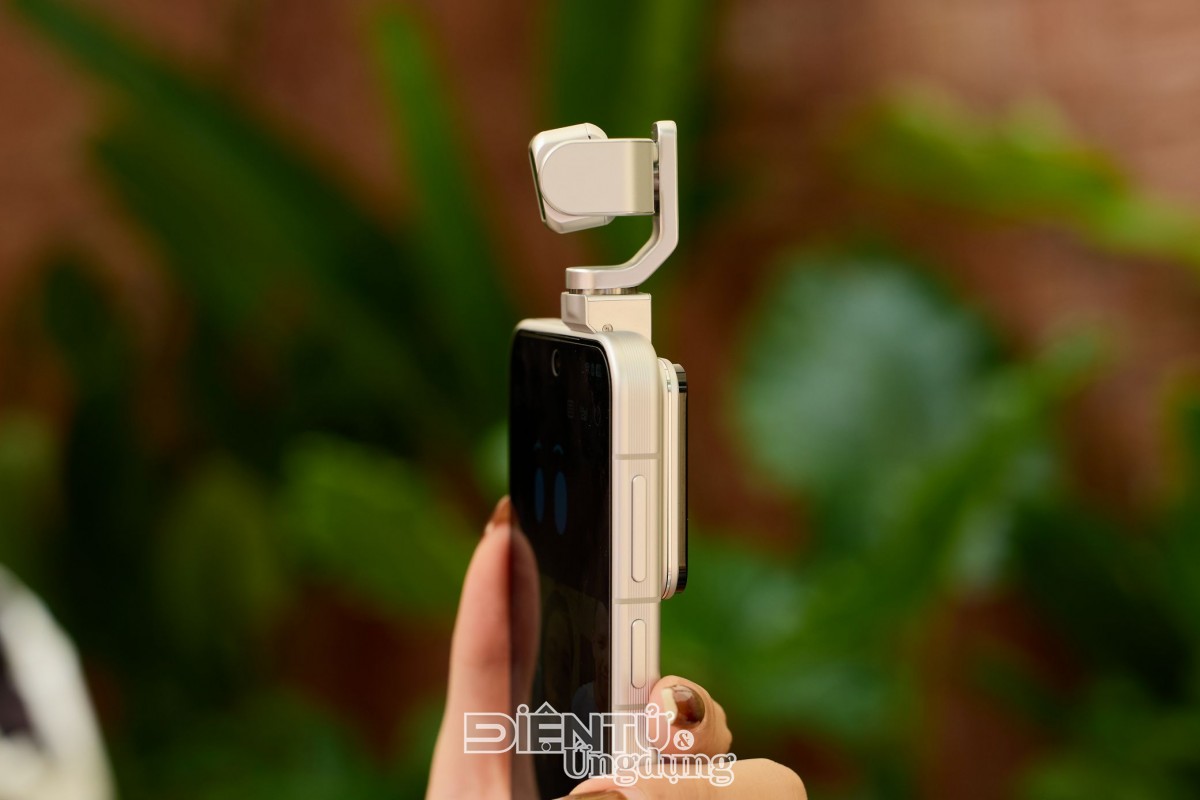 Cận cảnh HONOR Robot Phone, chiếc smartphone hot nhất tuần qua Cận cảnh HONOR Robot Phone, chiếc smartphone hot nhất tuần qua
