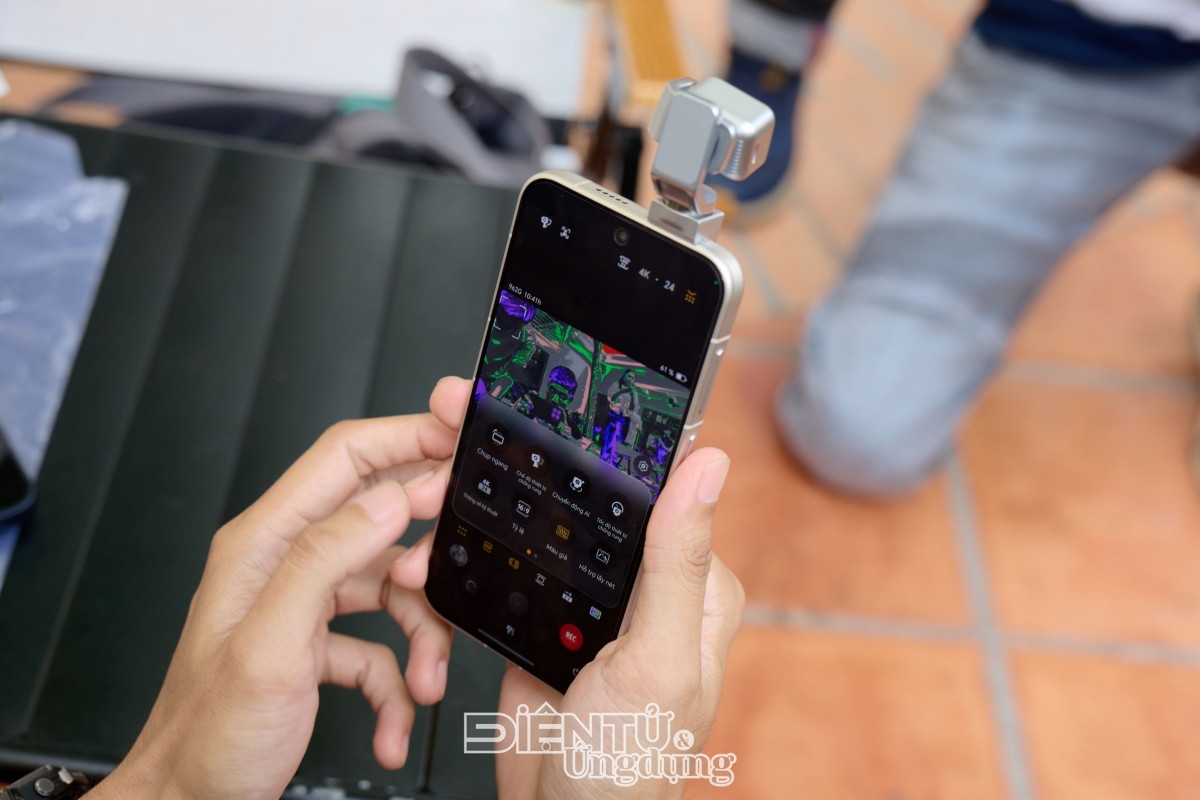 Cận cảnh HONOR Robot Phone, chiếc smartphone hot nhất tuần qua Cận cảnh HONOR Robot Phone, chiếc smartphone hot nhất tuần qua