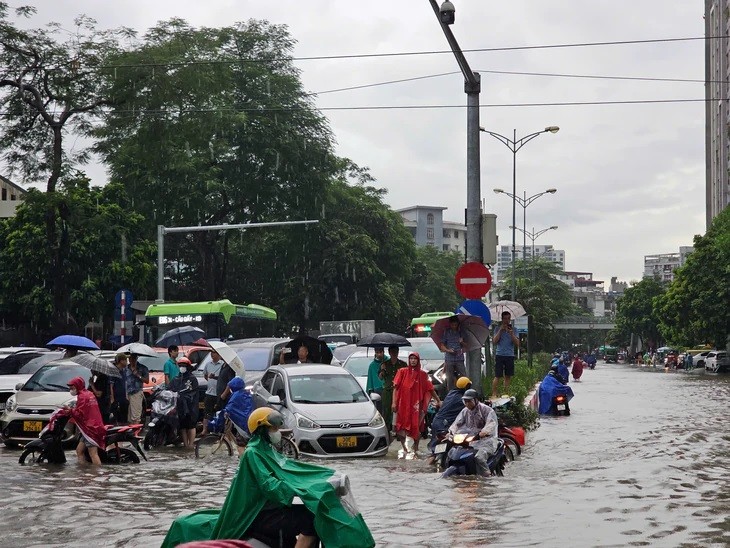 Miền Bắc bước vào đợt mưa lớn, có nơi trên 450 mm