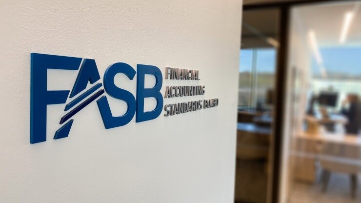 FASB đề xuất coi một số stablecoin như tương đương tiền mặt