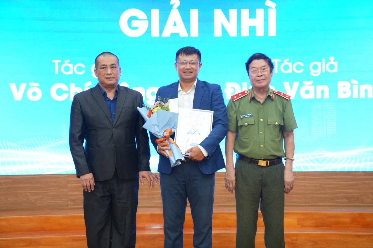 Trao giải Cuộc thi ‘Đến với Con đường tương lai’