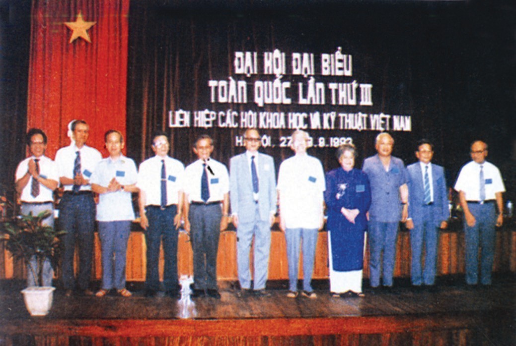 Đoàn Chủ tịch Liên hiệp các Hội Khoa học và Kỹ thuật Việt Nam khóa III ra mắt Đại hội