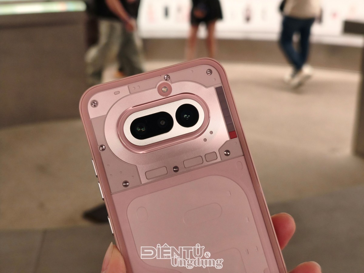 Nothing Phone chính thức có mặt tại Việt Nam