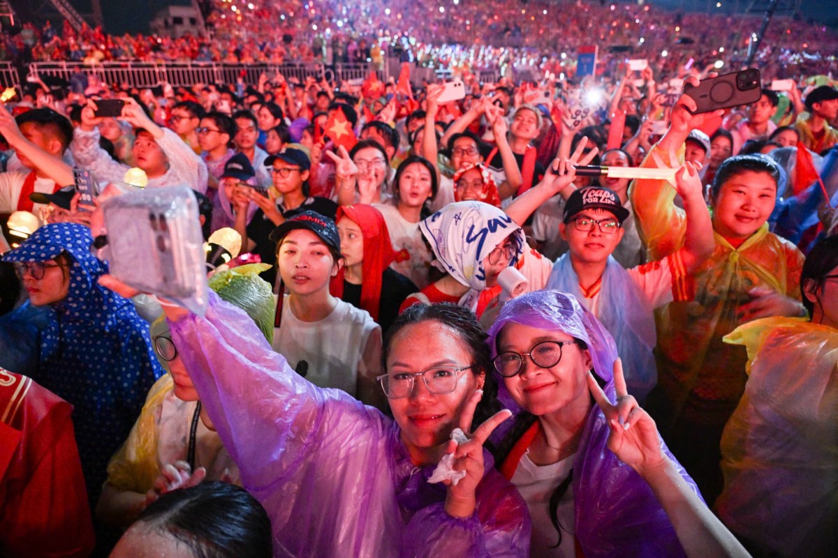 Hơn 40.000 khán giả tham gia chương trình nghệ thuật 'Tổ quốc trong tim' Hơn 40.000 khán giả tham gia chương trình nghệ thuật 'Tổ quốc trong tim'