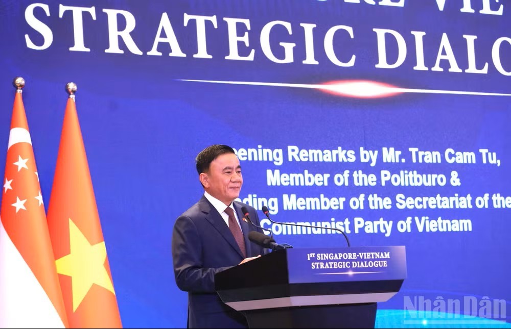 Thường trực Ban Bí thư Trần Cẩm Tú phát biểu tại Đối thoại Chiến lược Việt Nam-Singapore lần thứ nhất.