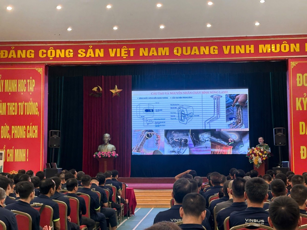 Tập huấn nghiệp vụ phòng cháy, chữa cháy và cứu nạn, cứu hộ cho cán bộ, nhân viên VinBus