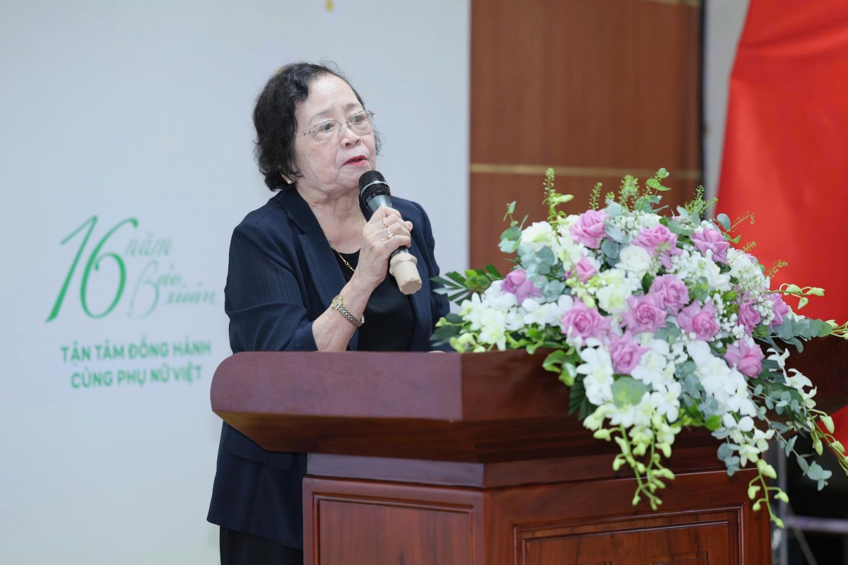 Nâng cao nhận thức cộng đồng, chăm sóc sức khỏe phụ nữ tuổi mãn kinh Nâng cao nhận thức cộng đồng, chăm sóc sức khỏe phụ nữ tuổi mãn kinh