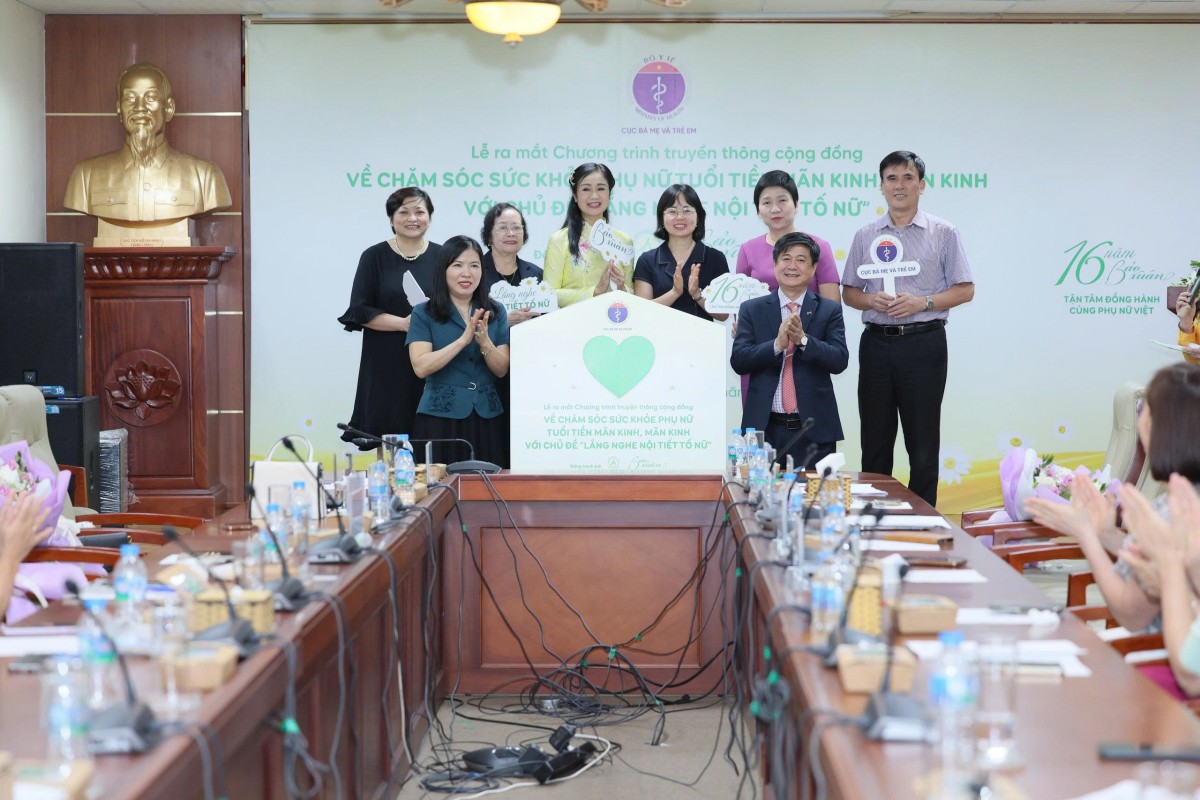 Nâng cao nhận thức cộng đồng, chăm sóc sức khỏe phụ nữ tuổi mãn kinh Nâng cao nhận thức cộng đồng, chăm sóc sức khỏe phụ nữ tuổi mãn kinh