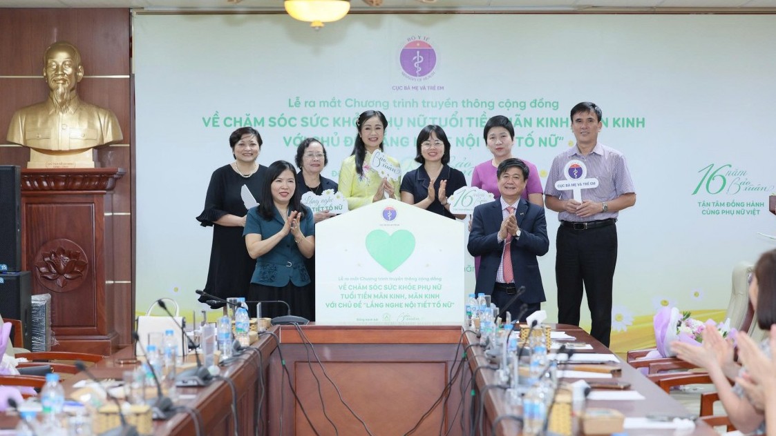 Nâng cao nhận thức cộng đồng, chăm sóc sức khỏe phụ nữ tuổi mãn kinh