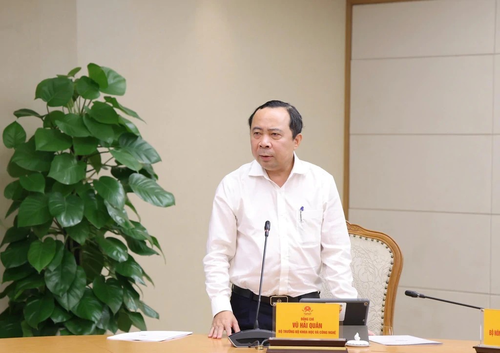 Bộ trưởng Bộ Khoa học và Công nghệ Vũ Hải Quân báo cáo tại cuộc họp. Ảnh: MST.