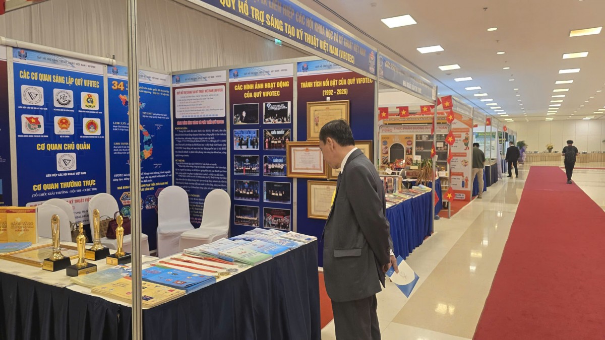 Gian trưng bày tại Đại hội với những sản phẩm khoa học công nghệ tiêu biểu và ấn tượng.