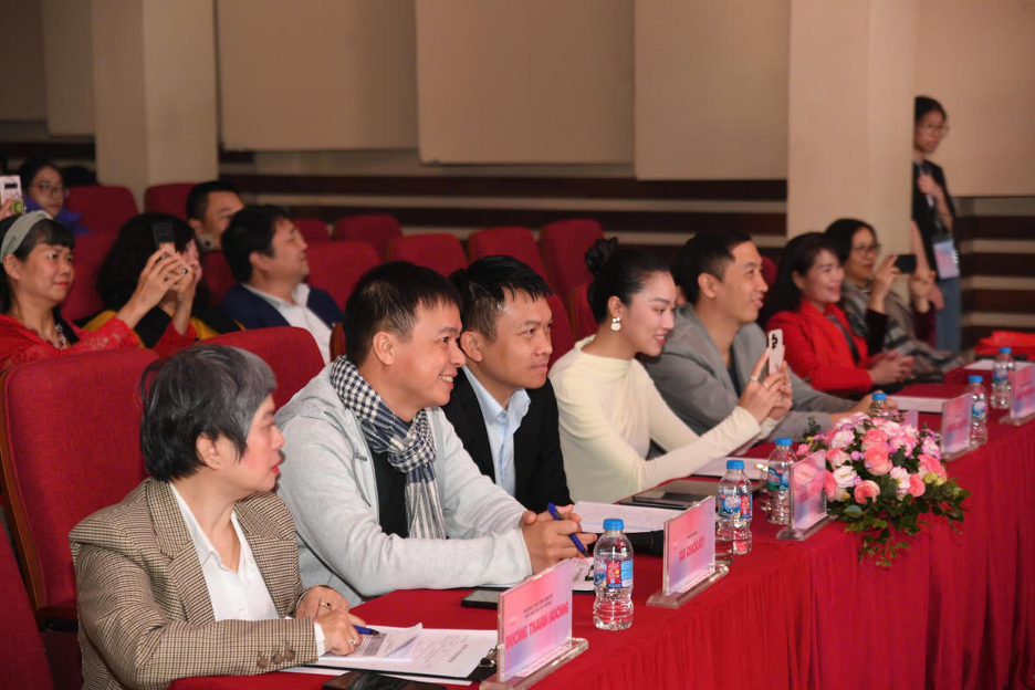 Cuộc thi Hồn Việt qua Ống kính Tuổi trẻ 2026 trở lại với chủ đề Ánh sáng