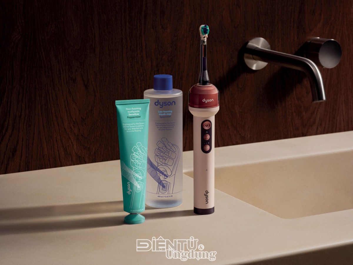 Dyson chính thức ra mắt bàn chải điện 2 in 1 CameraJet