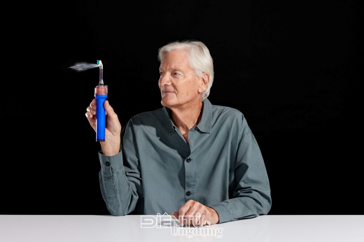 Dyson chính thức ra mắt bàn chải điện 2 in 1 CameraJet