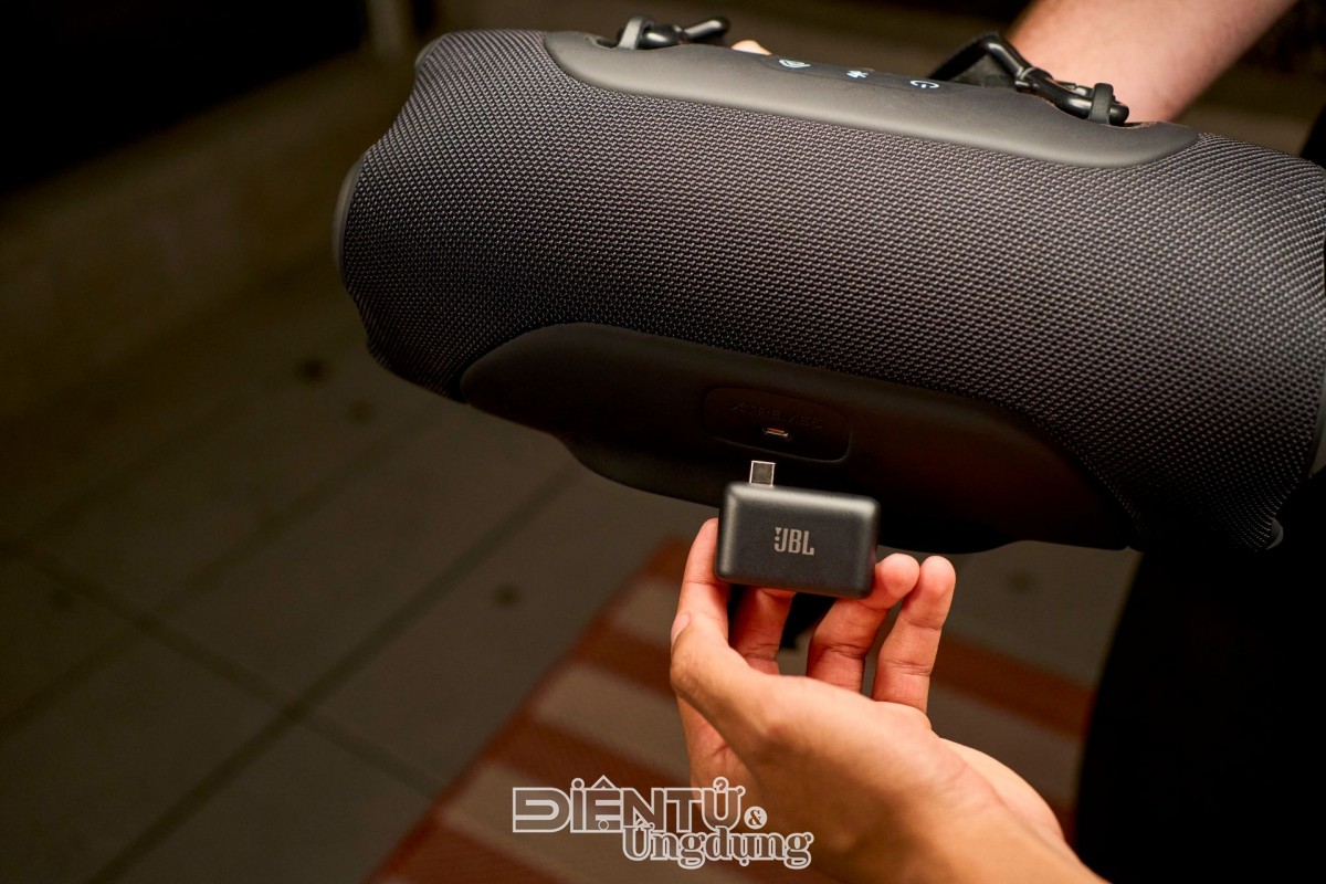 JBL EasySing Mic Mini và Mini Duo: sân khấu trong lòng bàn tay JBL EasySing Mic Mini và Mini Duo: sân khấu trong lòng bàn tay