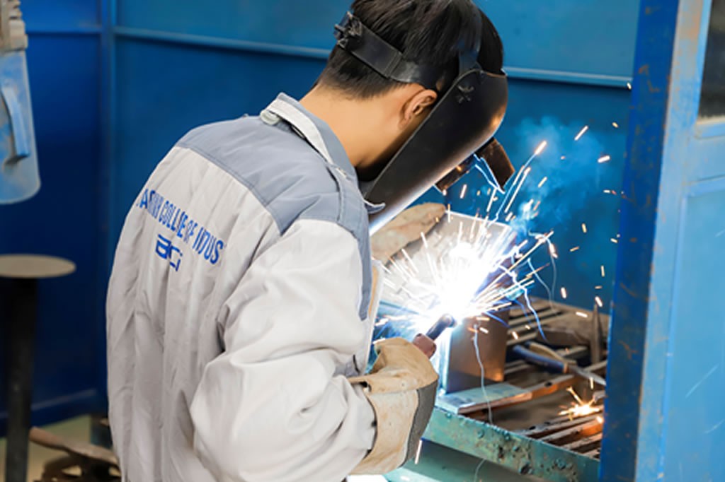 Hàn cắt kim loại trong thi công xây dựng tiềm ẩn nguy cơ gây cháy