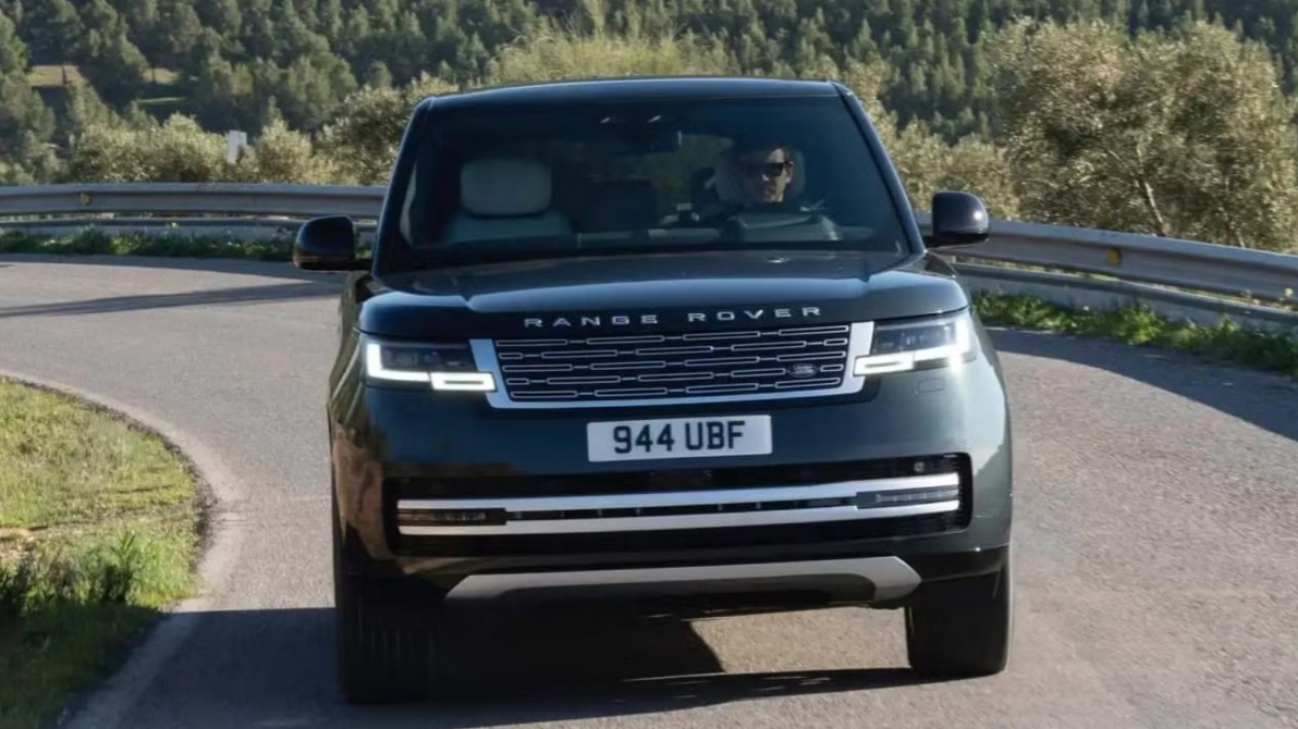 Range Rover Electric chính thức ra mắt, chạy gần 600 km mỗi lần sạc