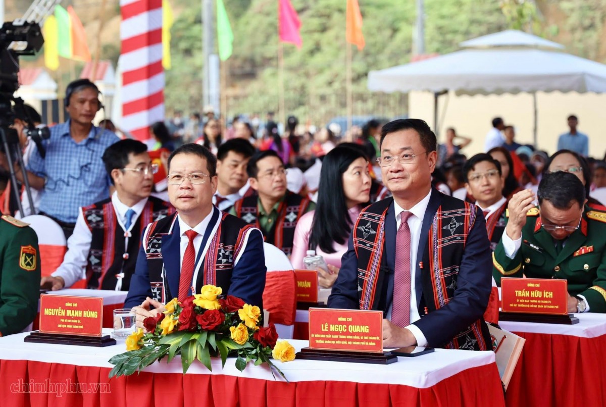 Khánh thành trường nội trú liên cấp Tây Giang, mở lối đến trường cho trẻ vùng cao Khánh thành trường nội trú liên cấp Tây Giang, mở lối đến trường cho trẻ vùng cao