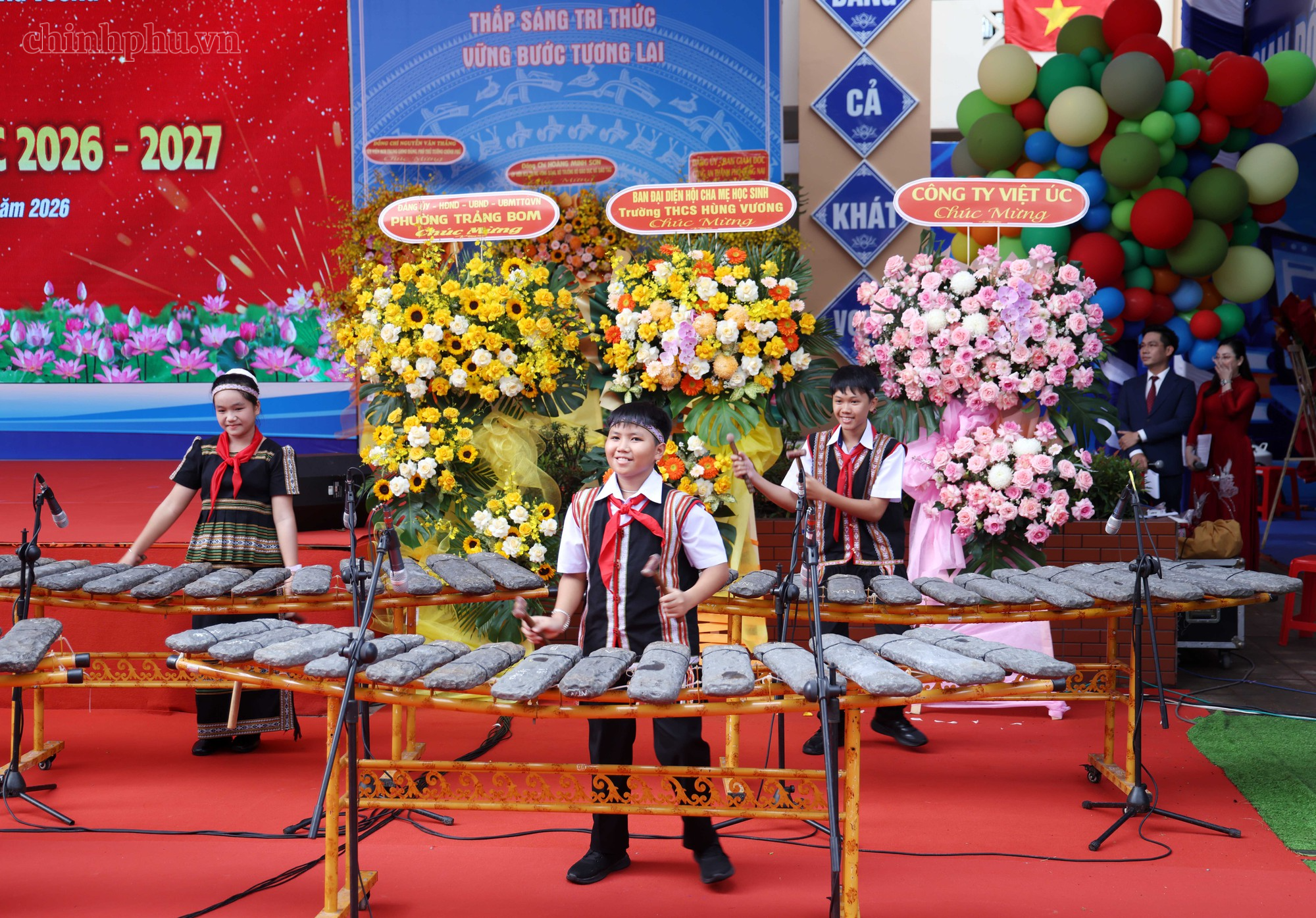 Phó Thủ tướng Nguyễn Văn Thắng chung vui ngày khai giảng với học sinh Đồng Nai- Ảnh 7.