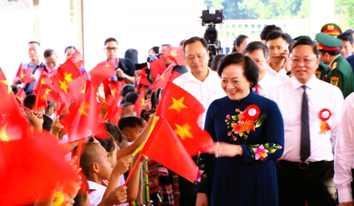 lãnh đạo Đảng, nhà nước dự lễ khánh thành điểm trường và khai giảng năm học mới hình ảnh 24 lanh dao Dang, nha nuoc du le khanh thanh diem truong va khai giang nam hoc moi hinh anh 24