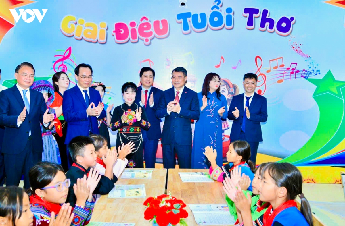 lanh dao Dang, nha nuoc du le khanh thanh diem truong va khai giang nam hoc moi hinh anh 5