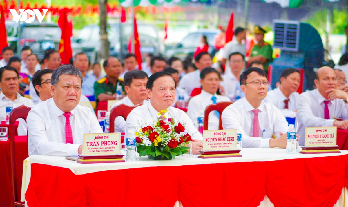 lãnh đạo Đảng, nhà nước dự lễ khánh thành điểm trường và khai giảng năm học mới hình ảnh 28 lanh dao Dang, nha nuoc du le khanh thanh diem truong va khai giang nam hoc moi hinh anh 28