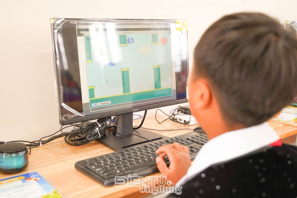 Phòng học STEM, nơi mở cánh cửa công nghệ đến với thế hệ tương lai