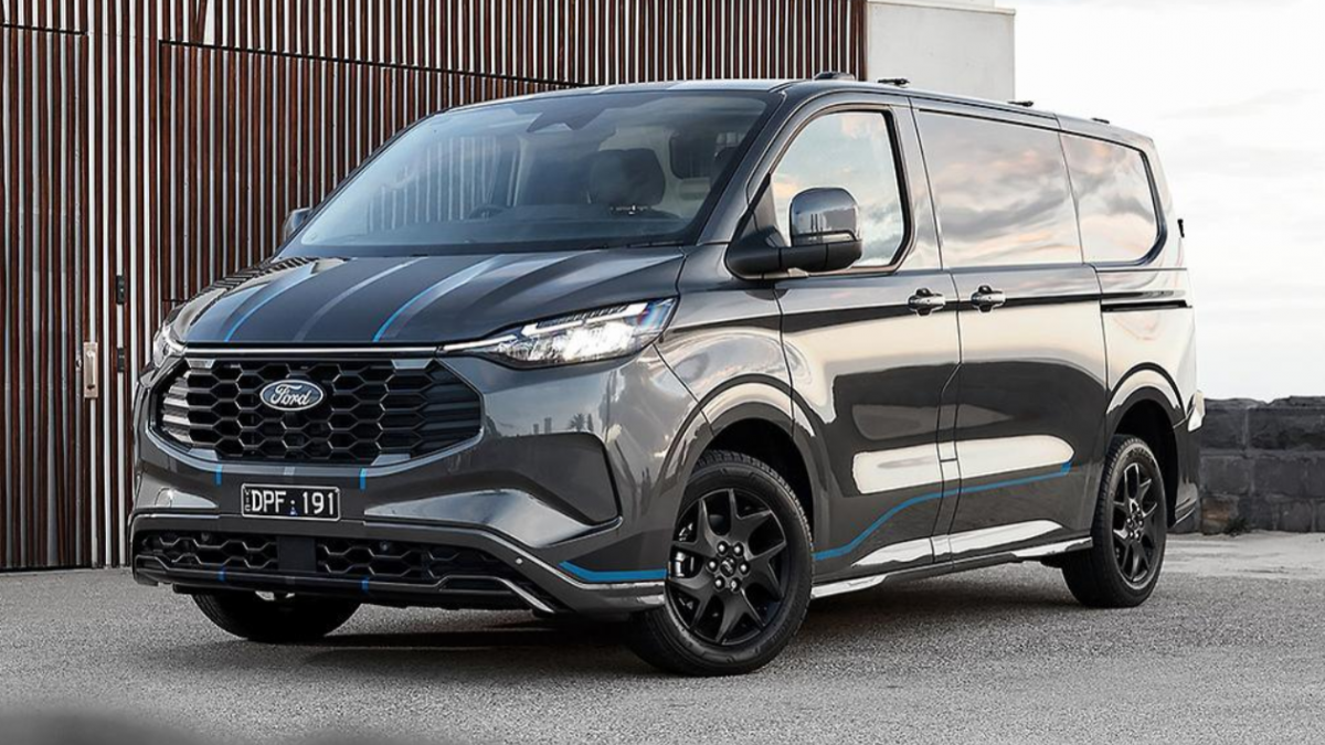Cảnh báo an toàn đối với Ford Transit Custom và Tourneo Custom. Ảnh: Ford.