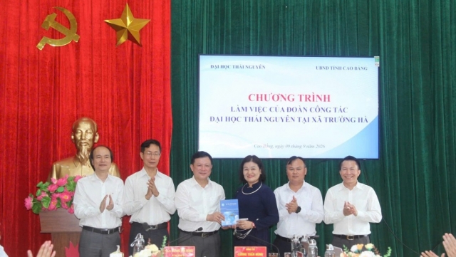 Đại học Thái Nguyên đưa công nghệ, STEAM và y tế số đến xã biên giới Trường Hà