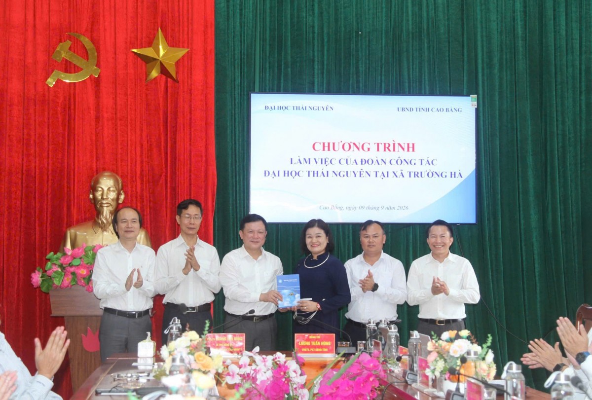 Đại học Thái Nguyên đưa công nghệ, STEAM và y tế số đến xã biên giới Trường Hà
