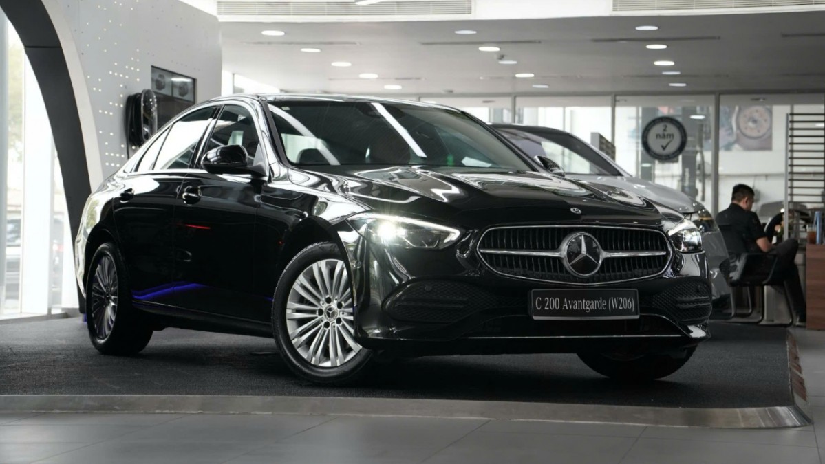 Mercedes-Benz Việt Nam triệu hồi gần 300 xe C200/300 do lỗi cụm ổ khóa