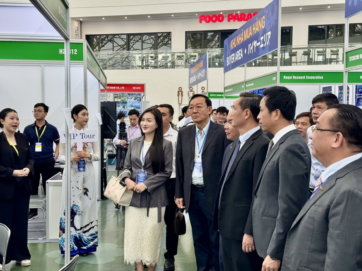 GREENTECH HANOI 2026 quy tụ 400 gian hàng công nghệ xanh trong nước và quốc tế