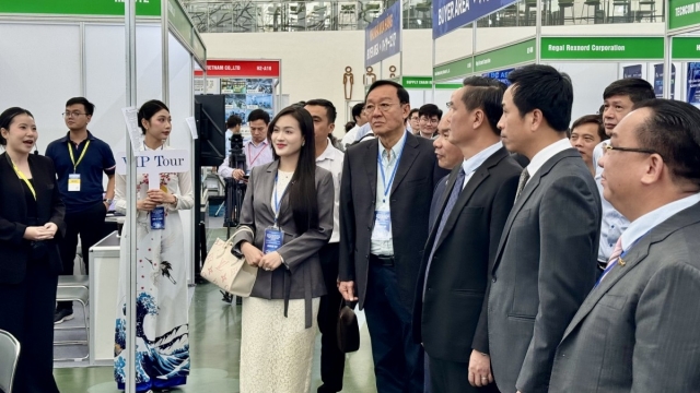 GREENTECH HANOI 2026 quy tụ 400 gian hàng công nghệ xanh trong nước và quốc tế