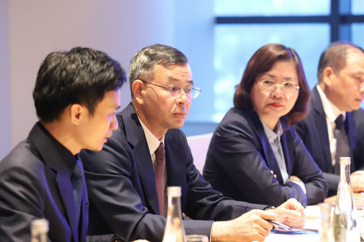 Bộ trưởng Bộ Tài chính tiếp Tổng Giám đốc điều hành FTSE Russell 