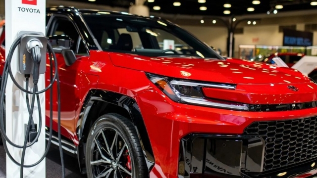 Toyota dự tính đầu tư 6,4 tỷ USD mỗi năm vào robot nhằm tự động hóa toàn bộ